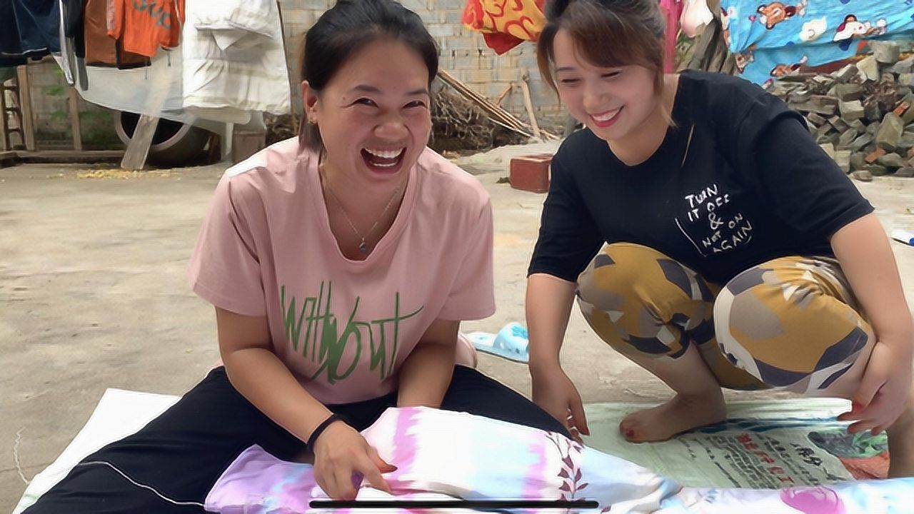 丹丹做饭农活啥都会,二姐夸小飞有眼光,能娶到丹丹真是烧高香了