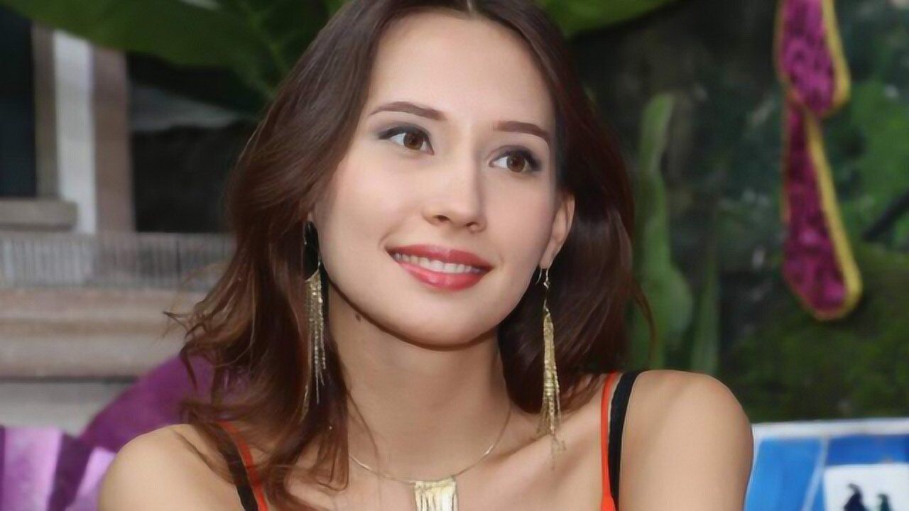 美国洋媳妇嫁给中国小伙,说起自己的老公时,竟是这个表现