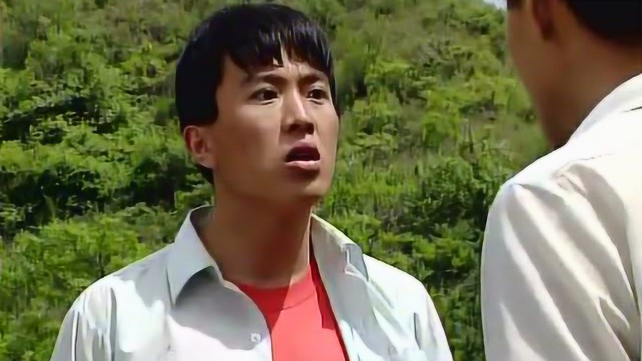 呼啸山乡:兄弟两在山坡上吵架,竟是为谁能去上大学