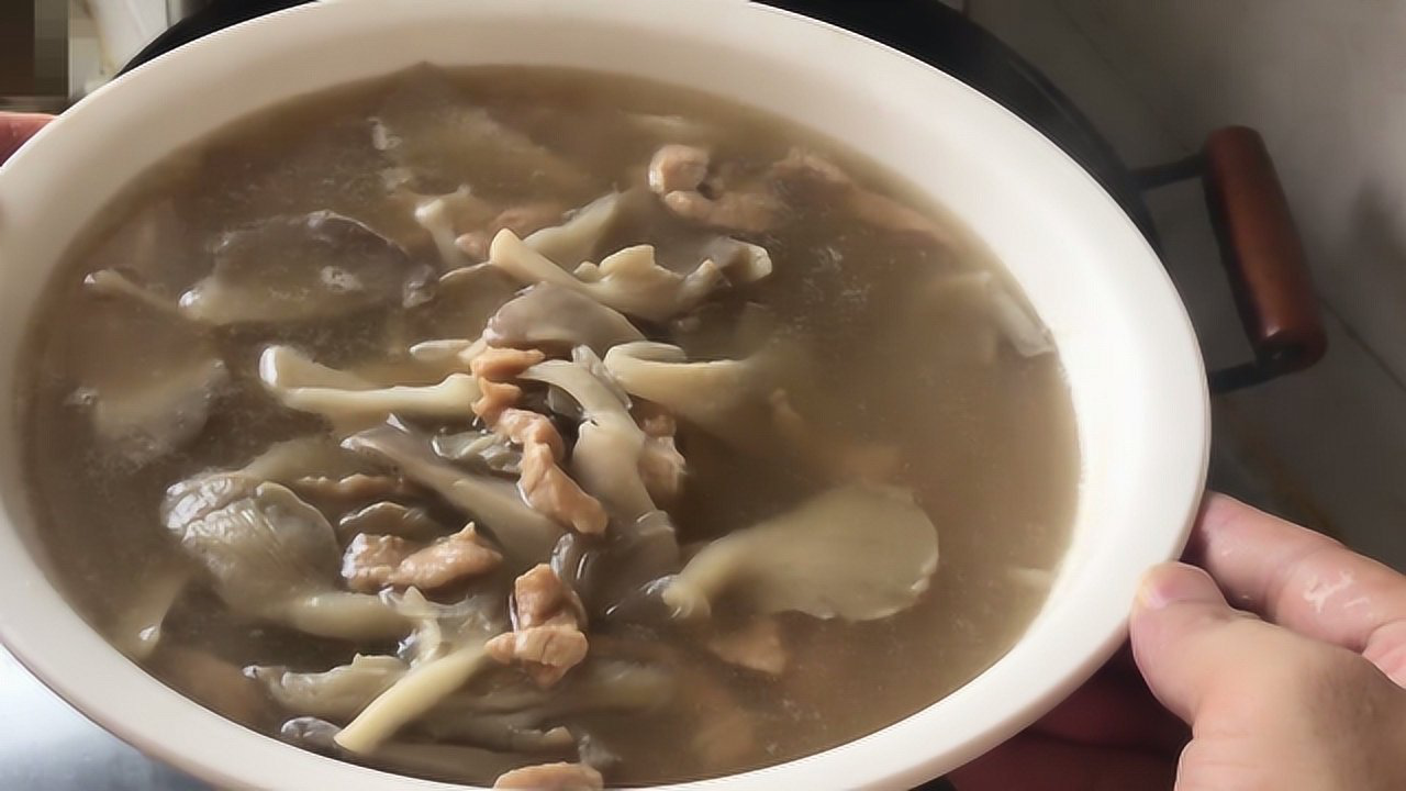 平菇瘦肉粉丝煲图片