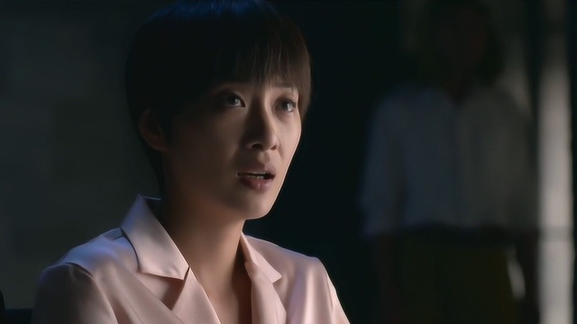 决杀:小野面对石谷雨的回答很生气,要换另一方式逼问她