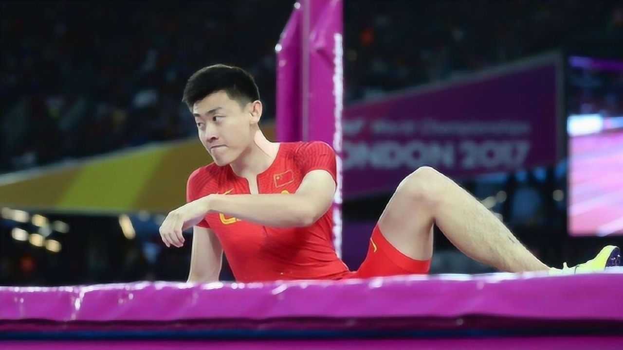 搞笑!薛长锐采访爆出"小日",硬是将剩下的字咽了回去,尴尬啊