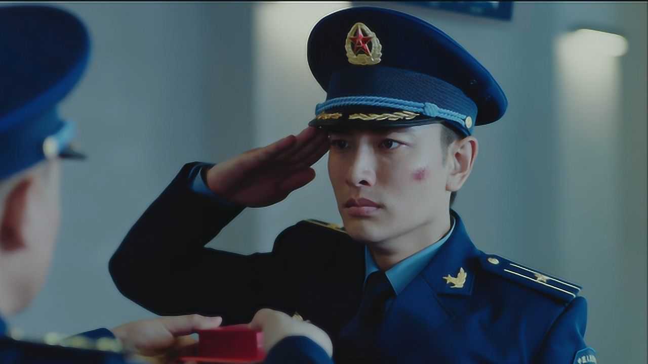 速看《空降利刃》第六集 乔梁英勇牺牲 张启升为特一营营长_高清1080p