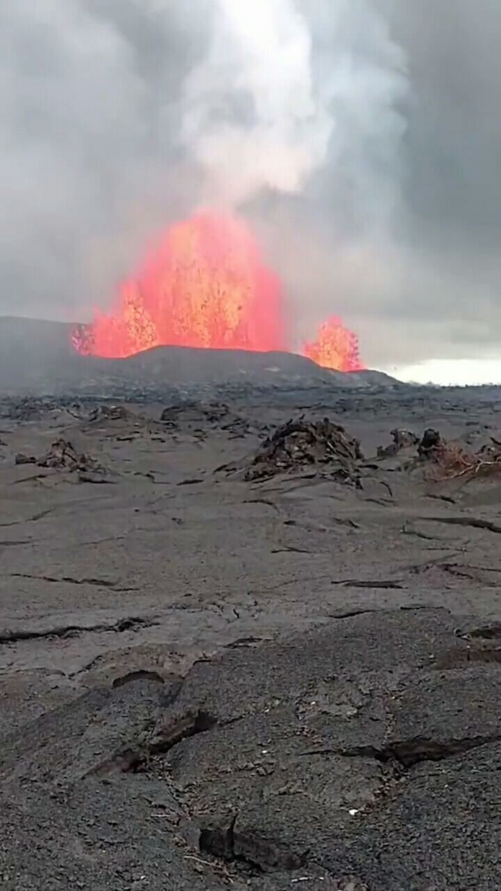 火山爆发好壮观啊