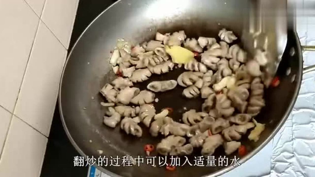 猪生肠怎么做好吃:爆炒猪生肠做法,美味爽脆不油腻看着流口水腾讯视频}