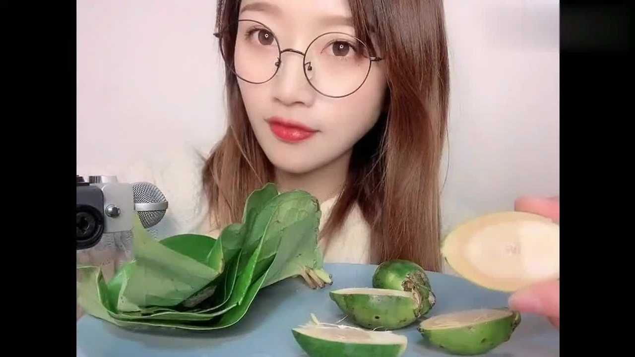 声控吃播小姐姐这次吃槟榔越嚼越上瘾脆脆的是幸福的味道