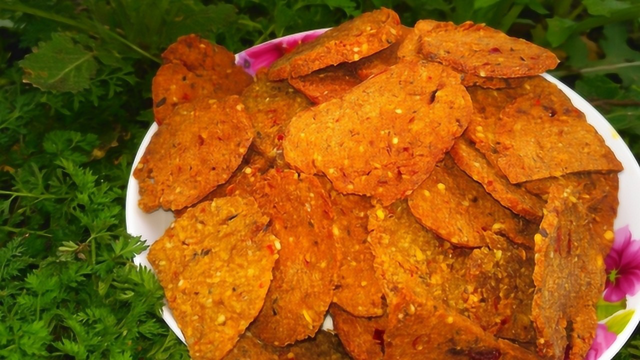 豆渣不要扔了 这样做的香酥豆渣片 像锅巴香辣 像薯片酥脆 吃不够