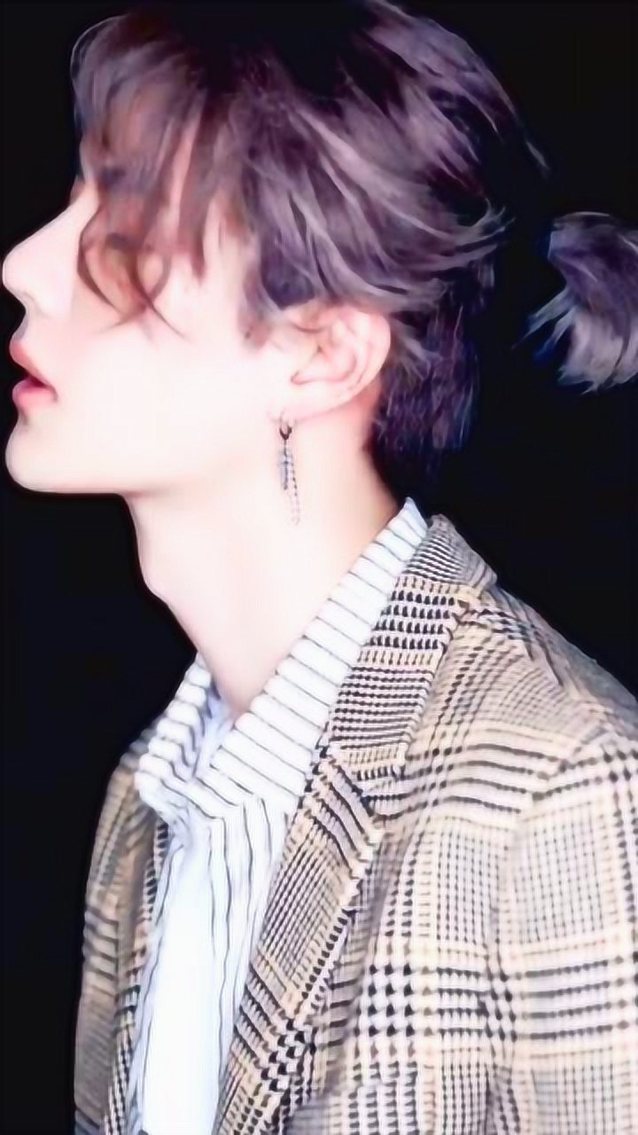 娱乐大放送:王一博高马尾,你看人家就不娘气