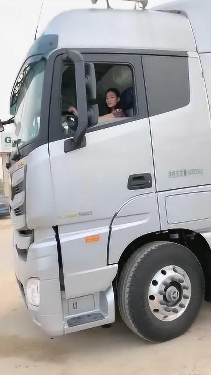 卡车女司机婷姐又看中一辆卡车犀利的操作方式女司机中的佼佼者