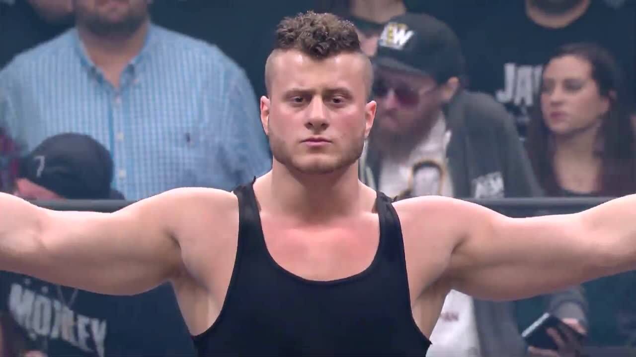 aew皮鞭大赛,科迪罗兹被mjf鞭打.