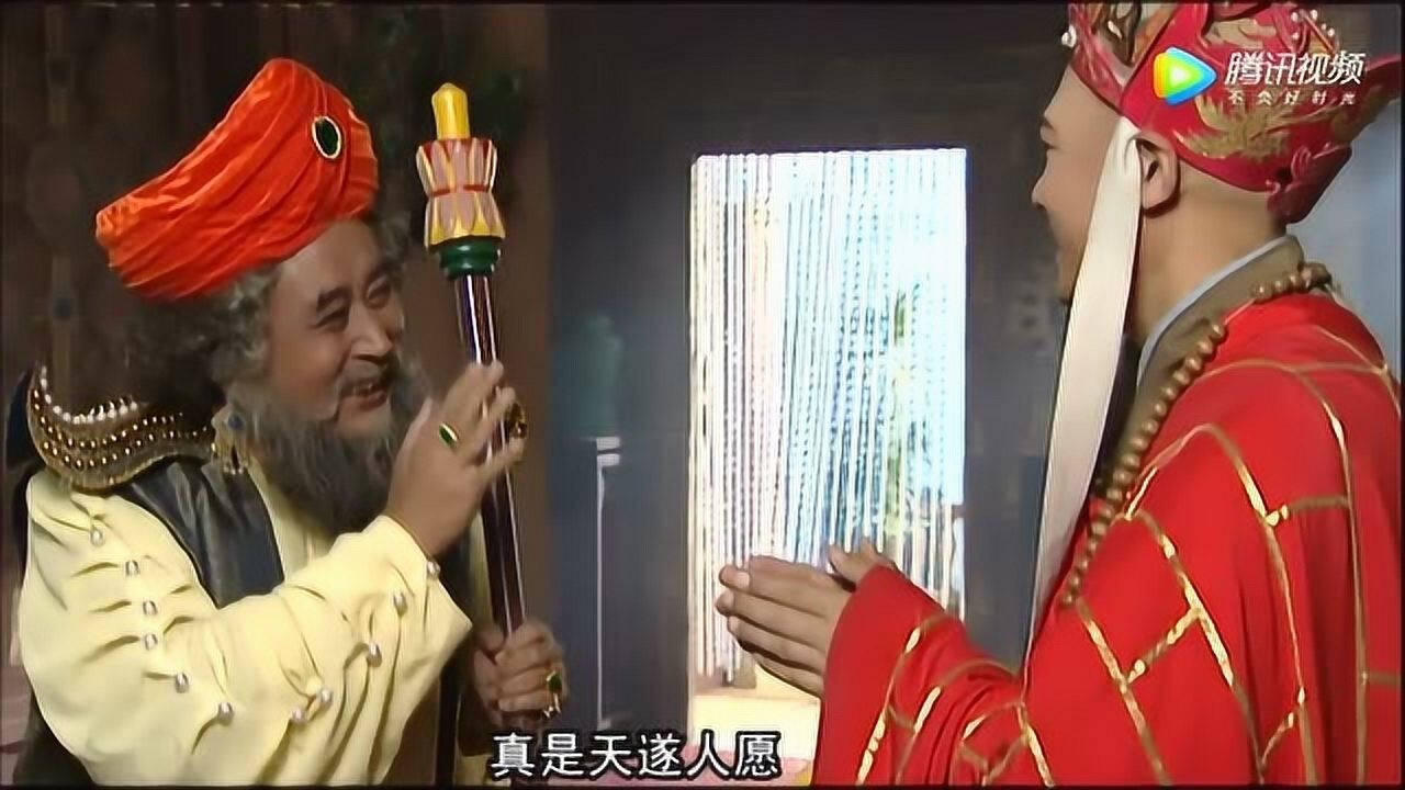 西游记续集二夫人一听唐僧长的不错急忙起来观看一见面直接夸了起来