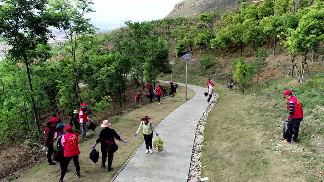 保山市妇幼保健院开展“东山公园 弯腰行动”系列活动