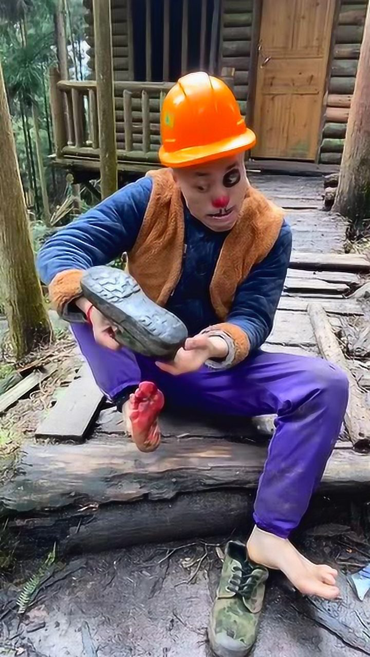 光头强以为自己得了破伤风哭天喊地不得了了