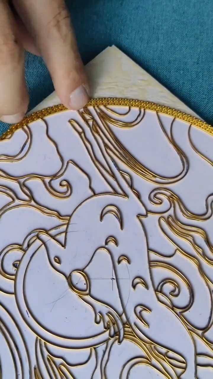 掐丝珐琅:教你们边框的制作方式
