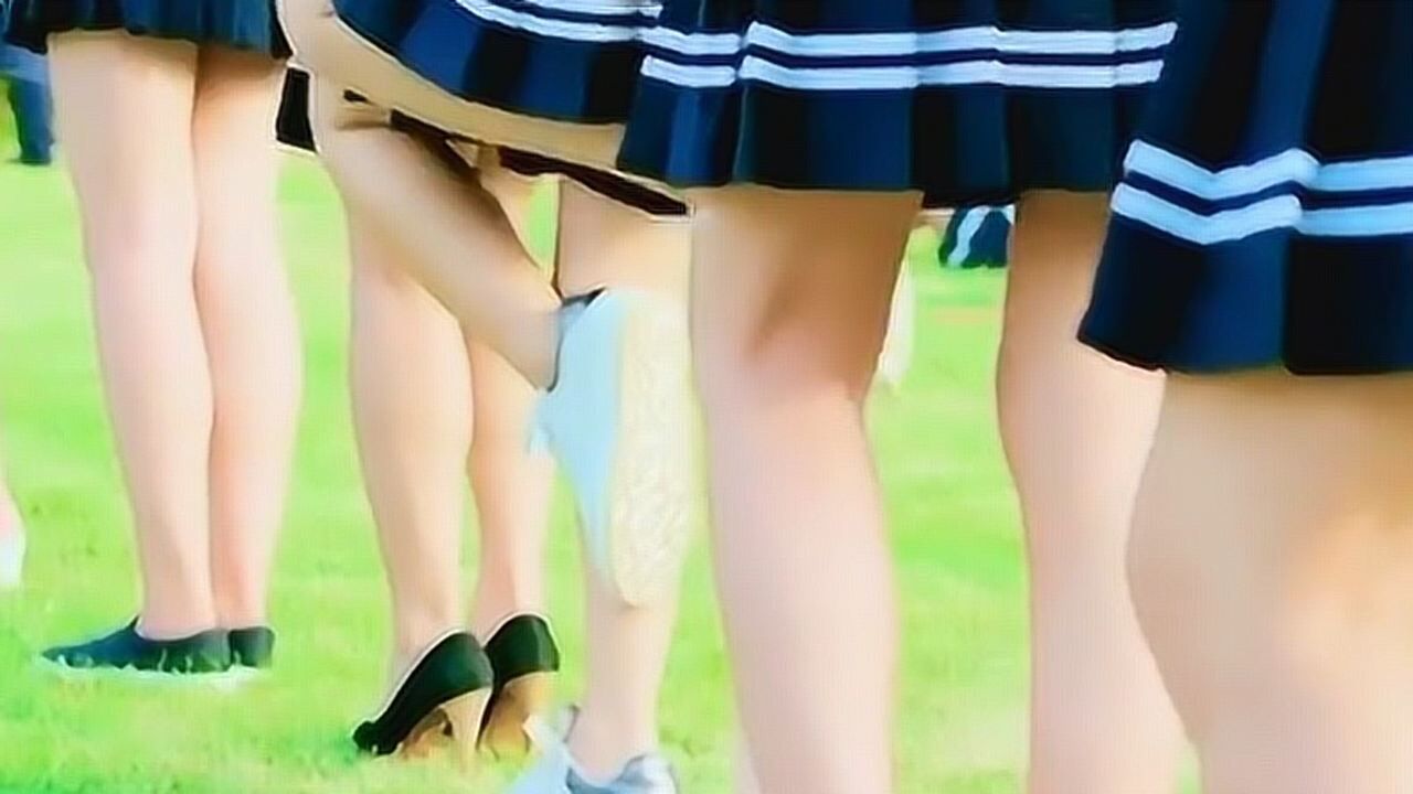 港女「真空暴露」乘港鐵片瘋傳！疑沒穿內衣幾走光 網民狠批偷拍｜01熱話｜港鐵｜偷拍