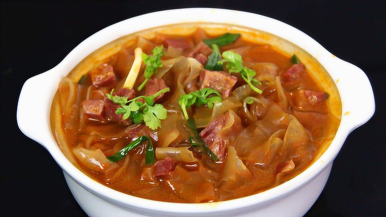 最好吃牛肉炖粉皮,做法超简单,做好以后,最后吃的连汤都不剩!