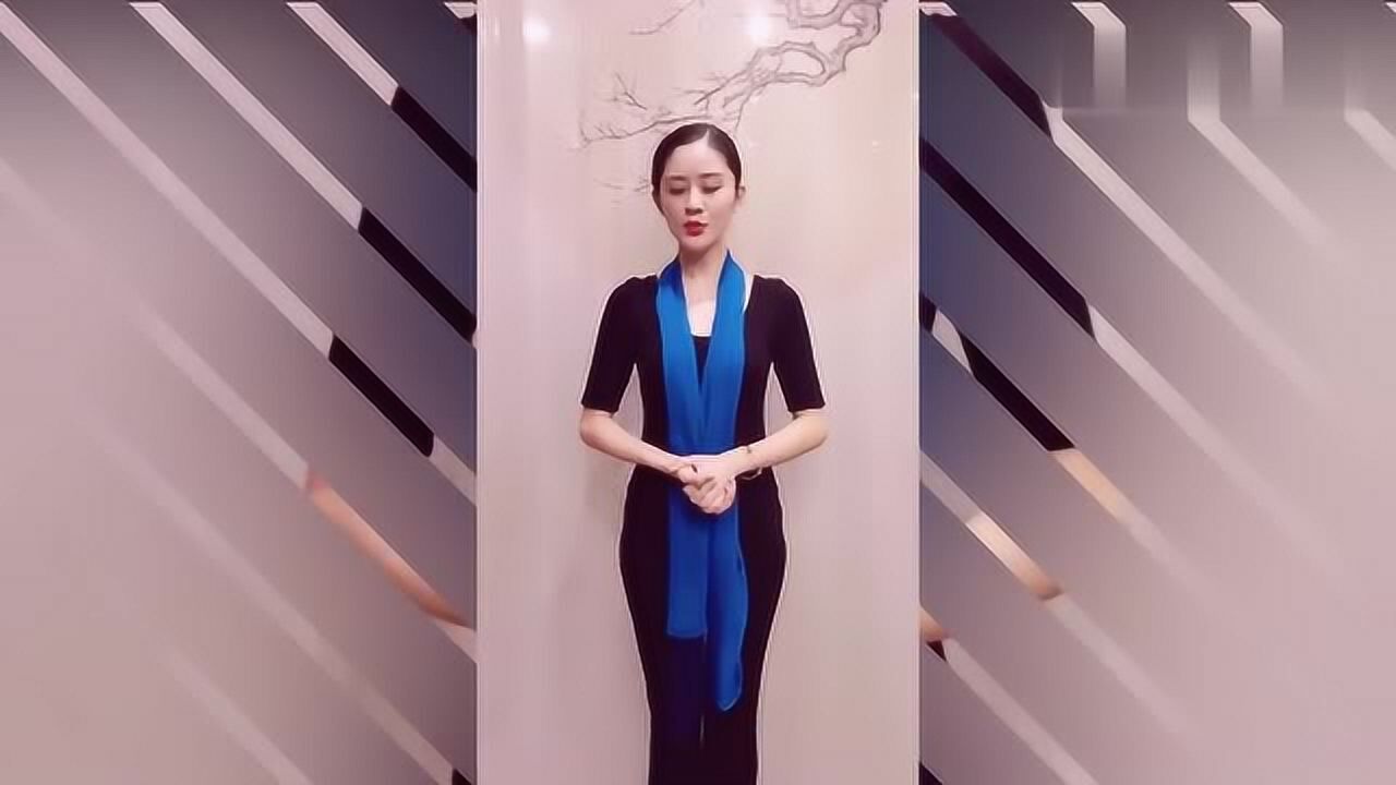 形体礼仪训练九点靠墙注意双脚并拢收腹快速改善驼背含胸