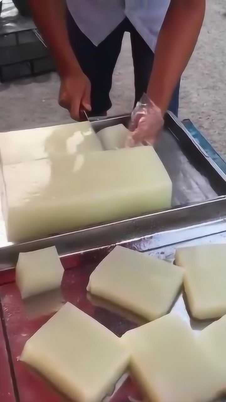 农村大哥手工制作的凉粉你们吃过没有