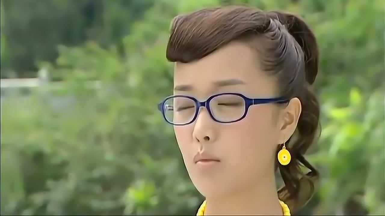 巴啦啦小魔仙:严莉莉跟小月一样喜欢争强好胜,所以都选择做黑魔仙!