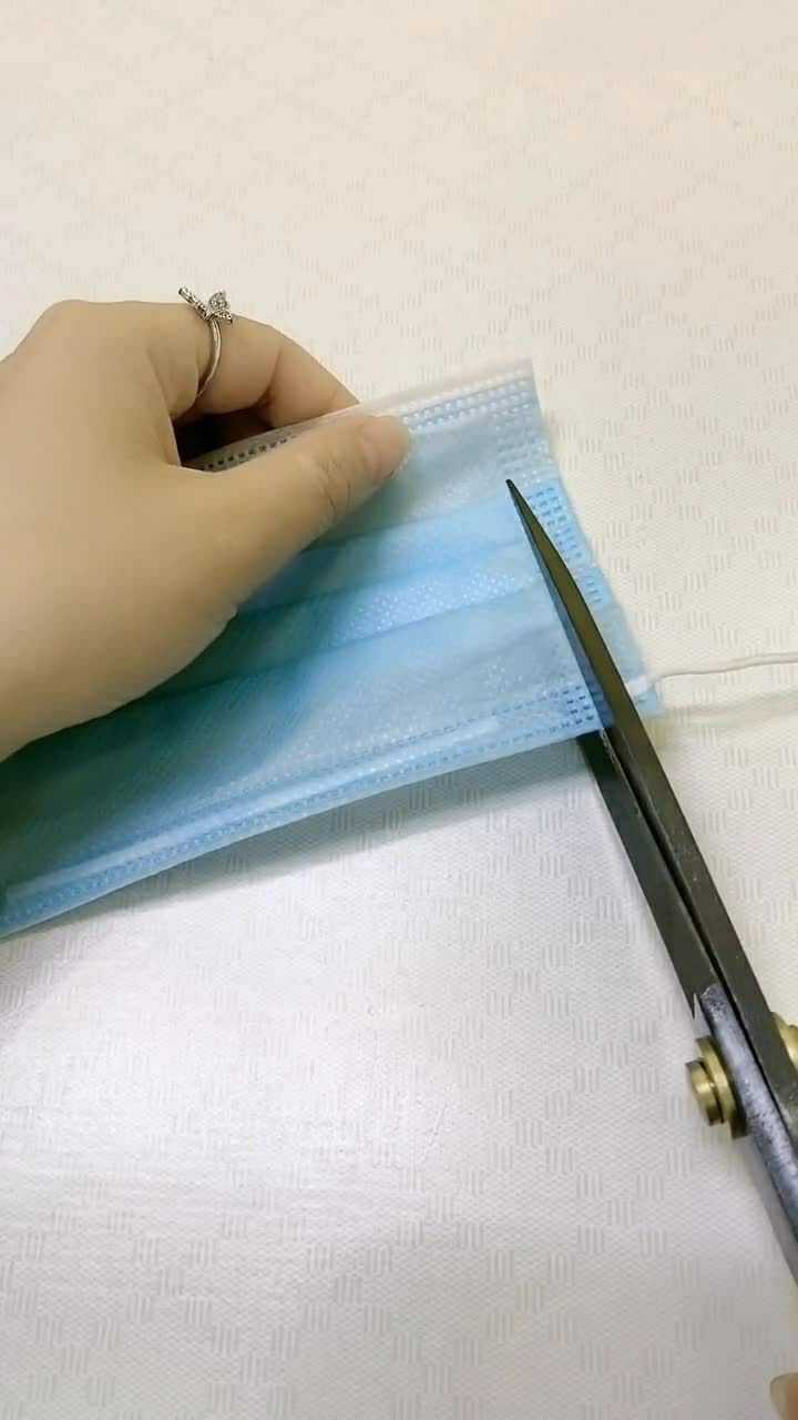 今天用口罩做一个发夹,看上去就非常时尚