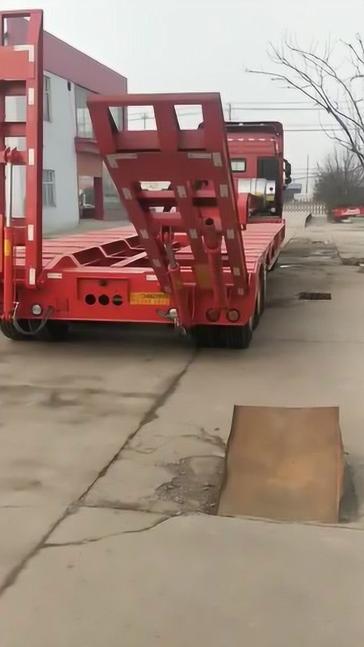 液压爬梯板车升降爬梯一定注意安全