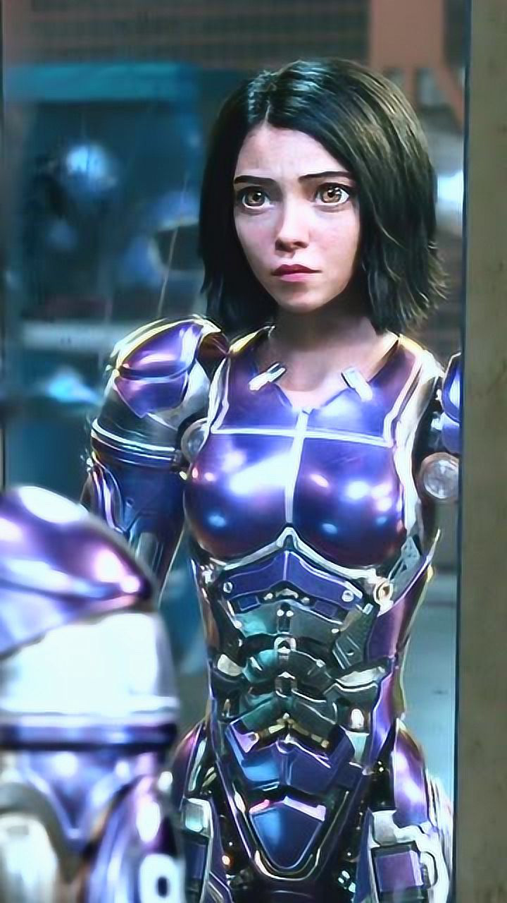 谁知道视频最后的阿丽塔在望着哪里吗