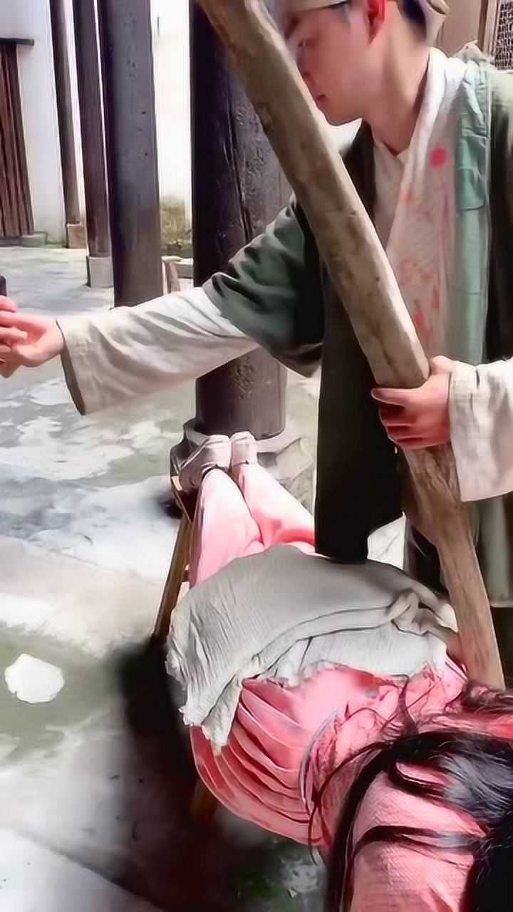 演员被打板子原来是这样拍的忍不住的笑出声