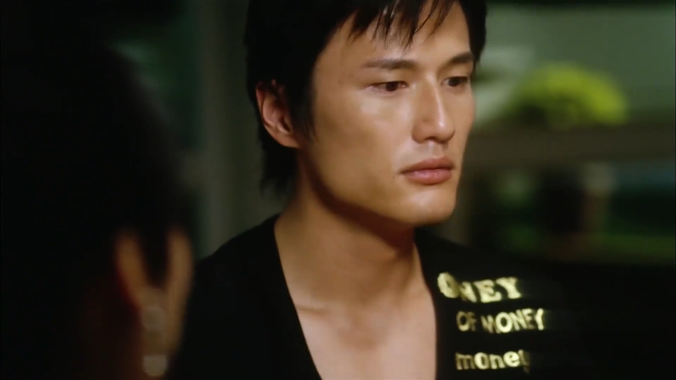 美女桌底功夫无敌,当闺蜜面撩她男友