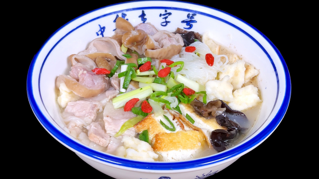 1404年历史的西安名吃葫芦头泡馍,肉如玉环汤似浆,腥味尽除满口香!