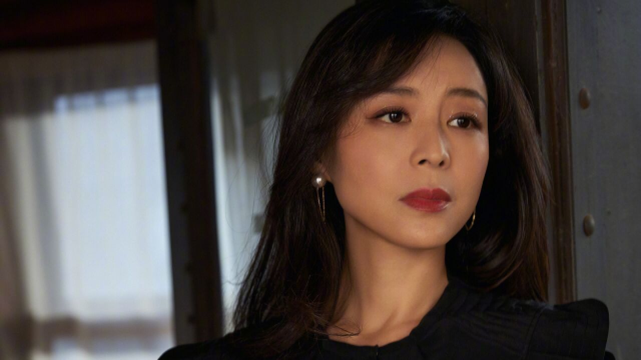 张静初谈被造黄谣十几年,像植物一样任人践踏,崩溃落泪让人心疼