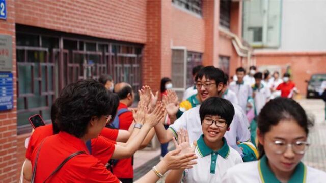 大学教授谈全国卷高考作文:从现实出发,学生有话可说