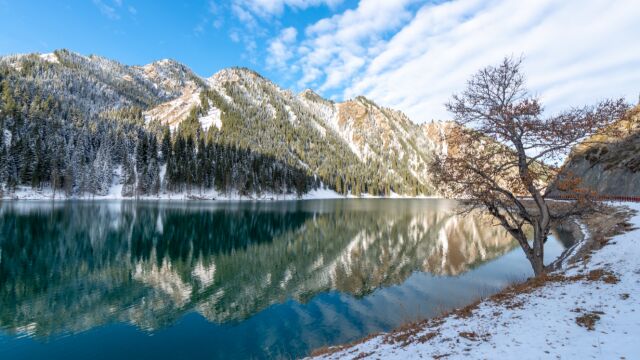 8月14日,新疆阿勒泰多地下雪,还未出伏就下雪,正常吗?