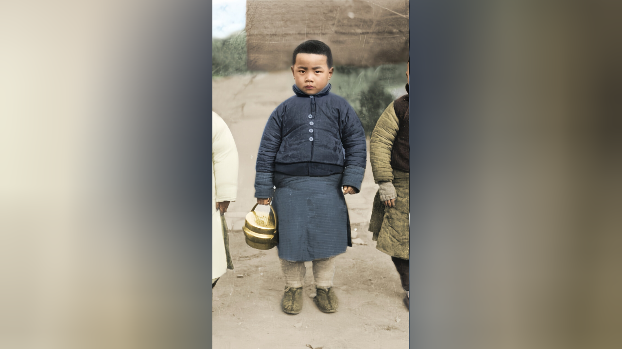1918年,三个手拎火铳的杭州小男孩