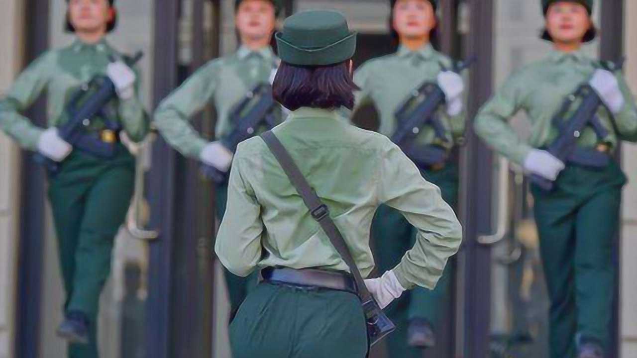 风雨彩虹,铿锵玫瑰!致敬中国女兵!