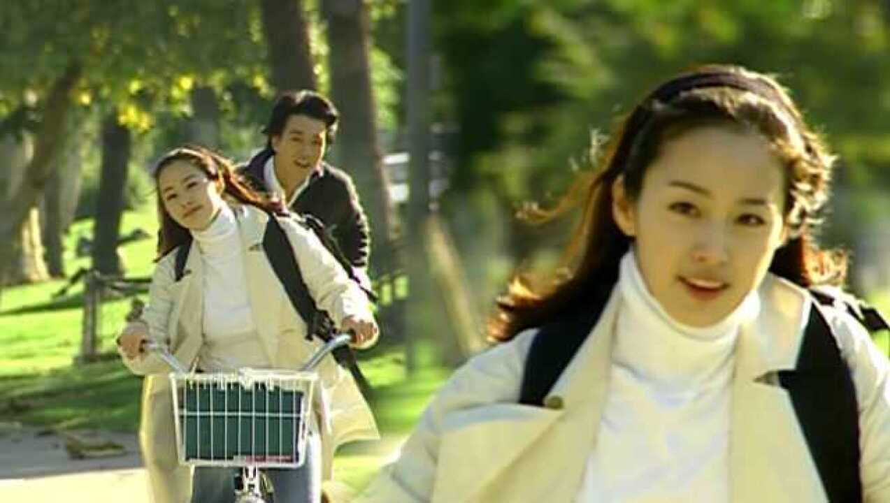 爱在哈佛男女再次相遇了被吸引的男人乘风追去