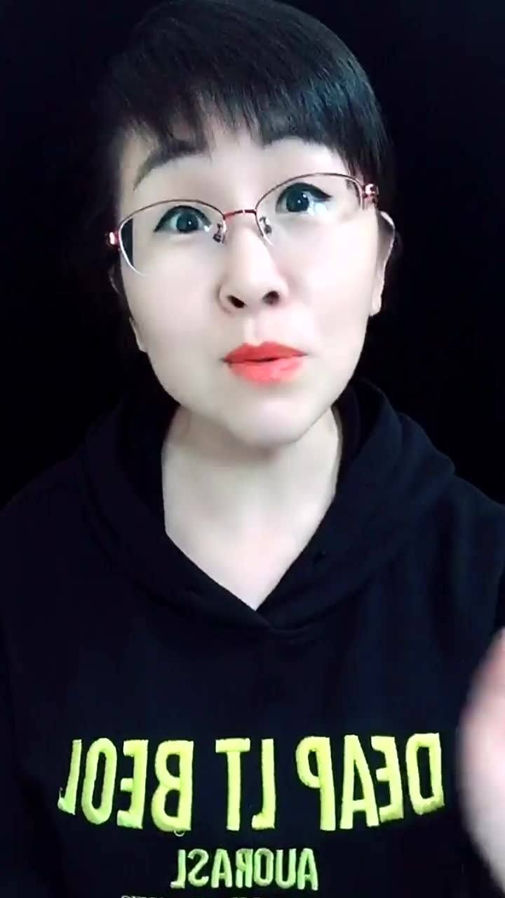 上坟烧报纸糊弄鬼呢!