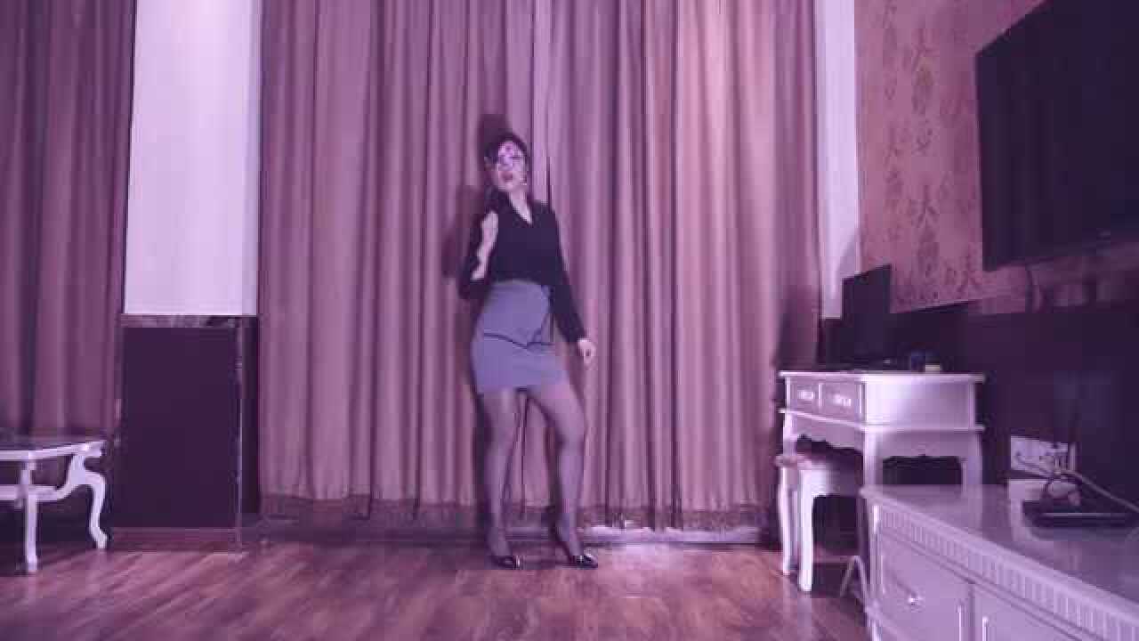 新冰冰自由舞_好听的dj音乐好看的舞蹈_高清1080P在线观看平台_腾讯视频