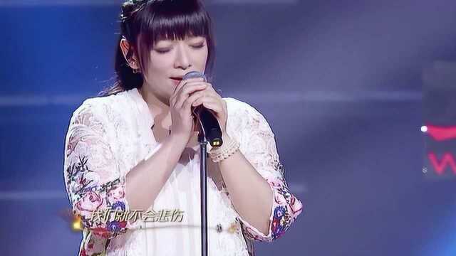 赵咏华深情演唱电视剧《非缘勿扰》主题曲,歌声略带悲伤,早已落泪