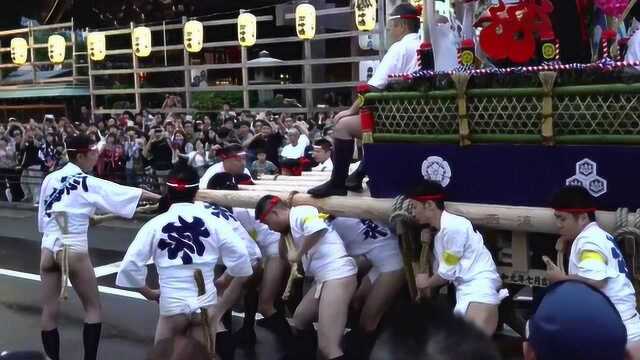 令人汗颜的日本奇葩节日,“光屁股”节日,男女老少不穿衣服直接上街