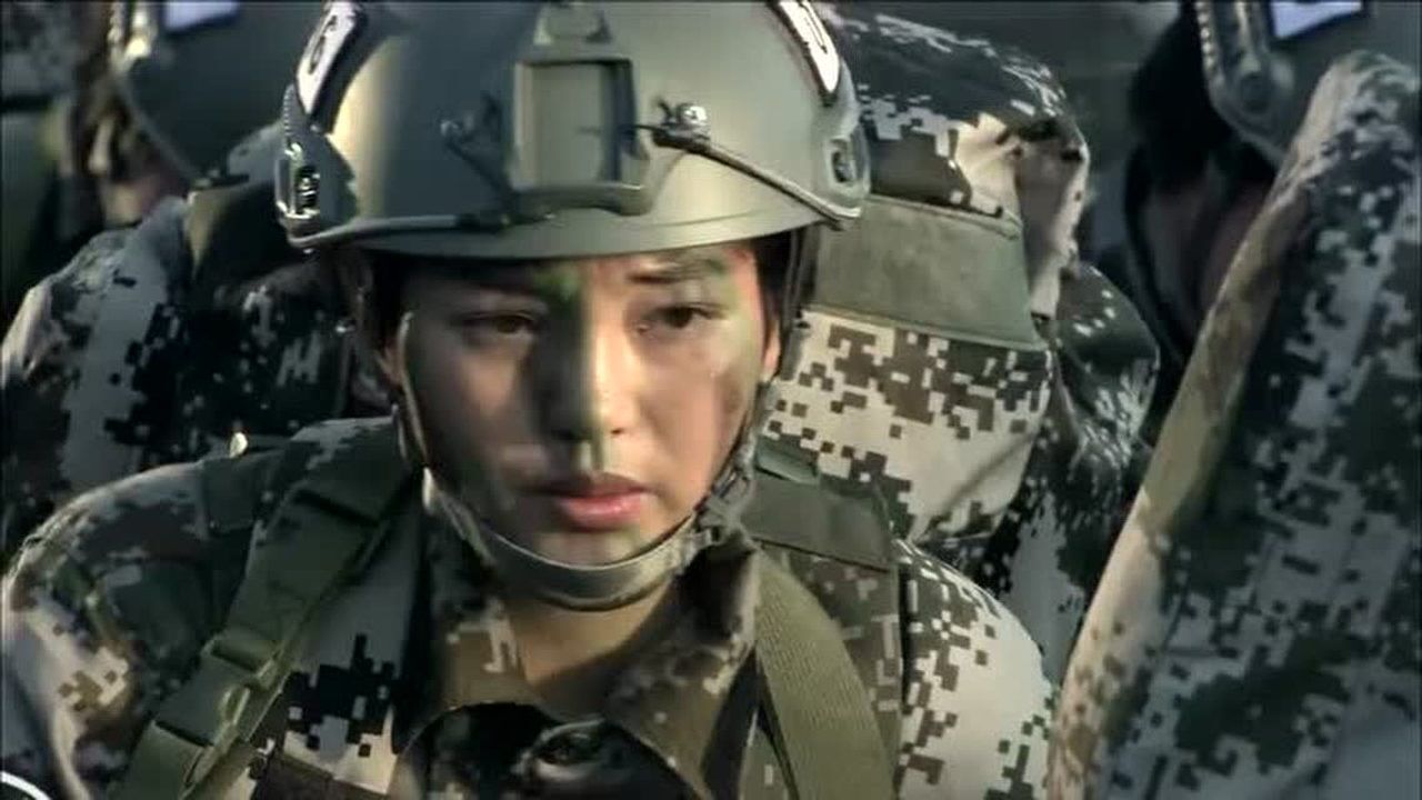 火凤凰叶寸心背心,火凤凰叶寸心短裤,火凤凰冰凤凰_大山谷图库