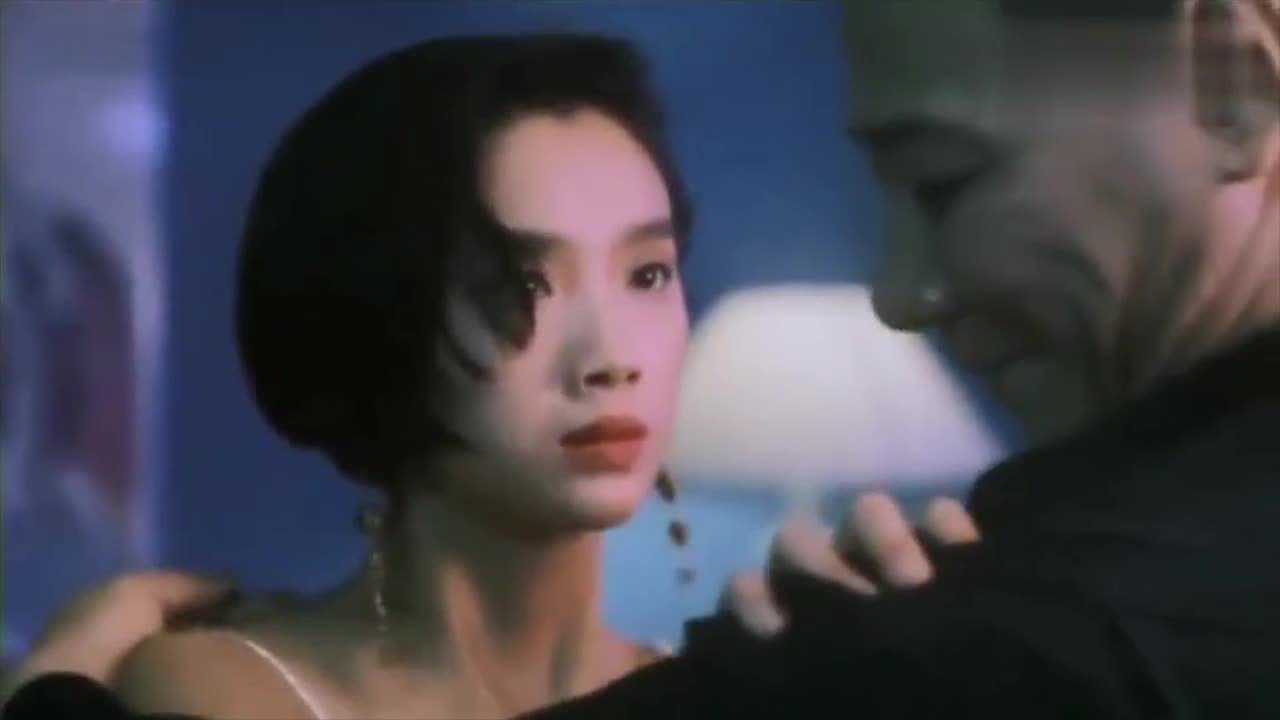 美女被男子强迫，美女为救同伴惨遭羞辱！_高清