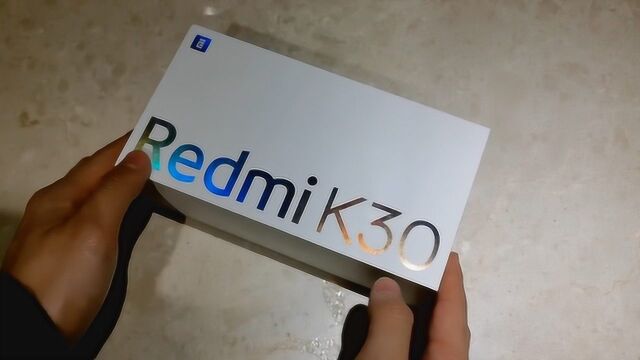 Redmi K30开箱试玩:卢伟冰要“干翻”友商,是吹牛还真实力?