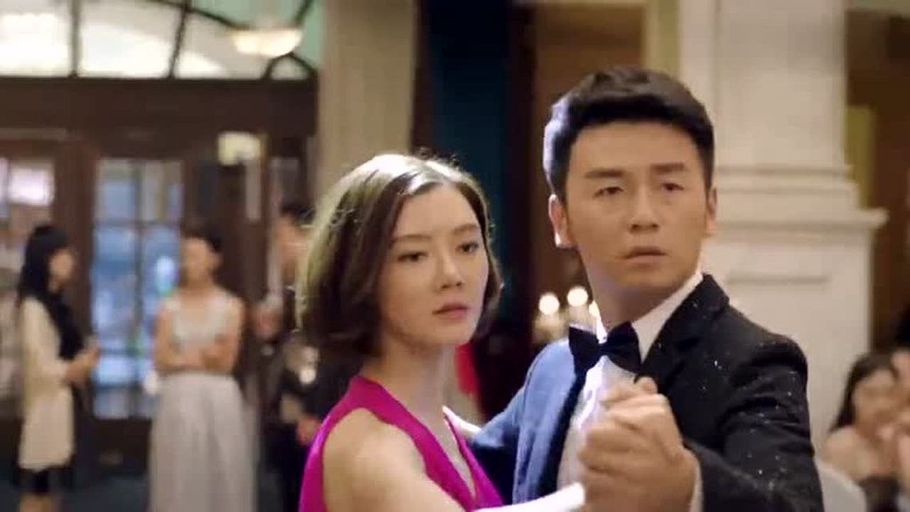 我爱男保姆雷佳音舞会出丑机智化解尴尬众人鼓掌