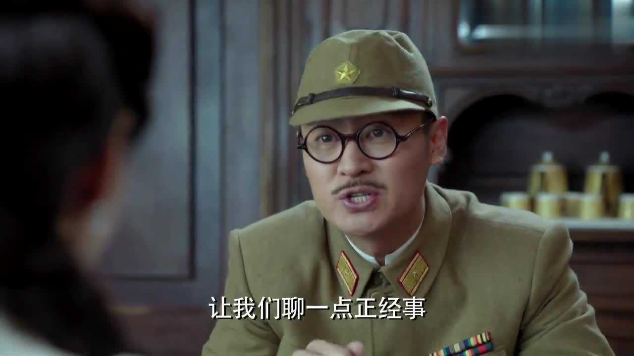 影佐带众人审问李小男谁知小男的胆识获得影佐的欣赏