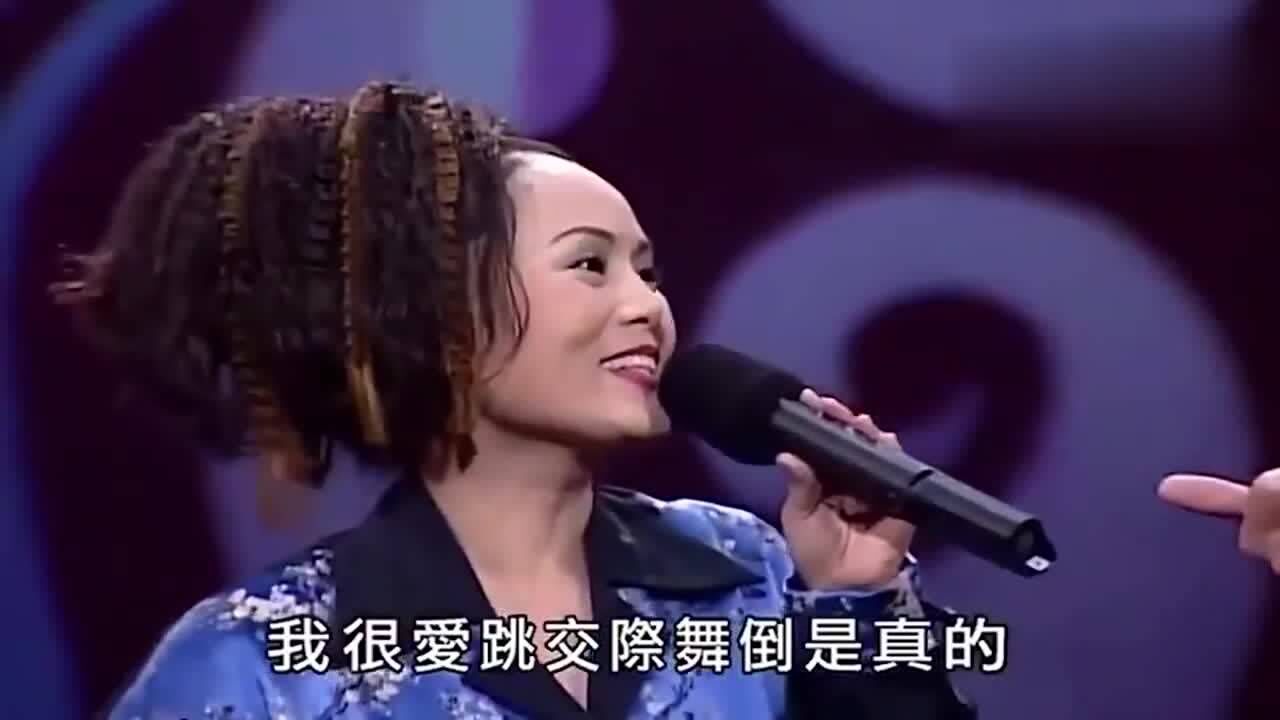 费玉清教陈小云唱歌动作怎么做陈小云看了爆笑不已