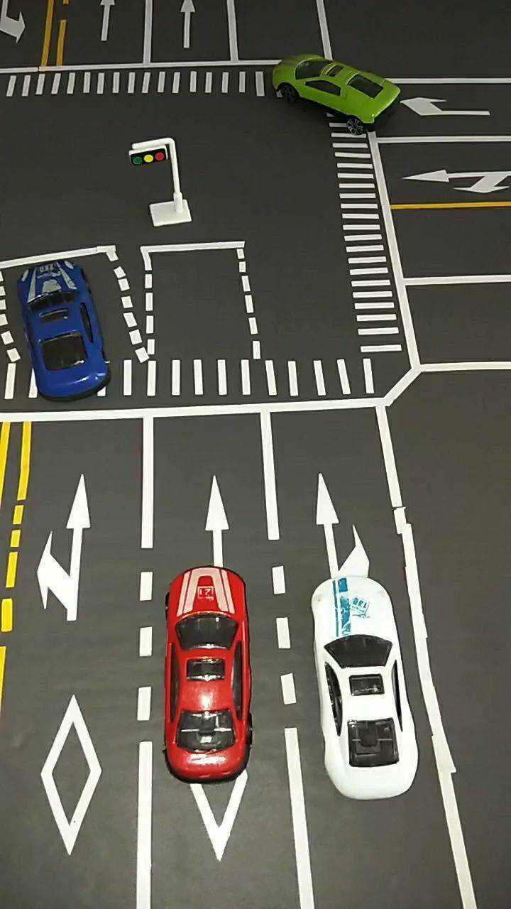 右转压实线的处罚你们知道吗?这个视频告诉你们!