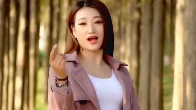 美女唱得经典歌曲《小双》,深入人心句句催人泪