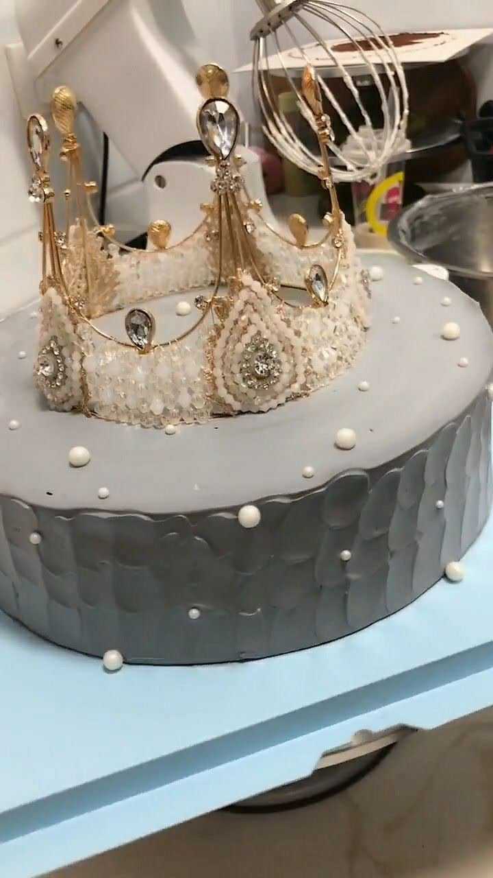 巧克力慕斯珍珠皇冠蛋糕,非常漂亮,满满的少女心