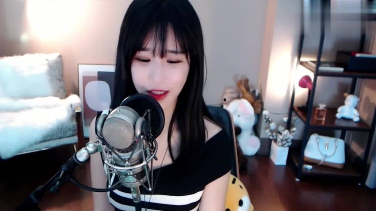 是米儿啊早期视频fpx夺冠之夜米儿直播间实况