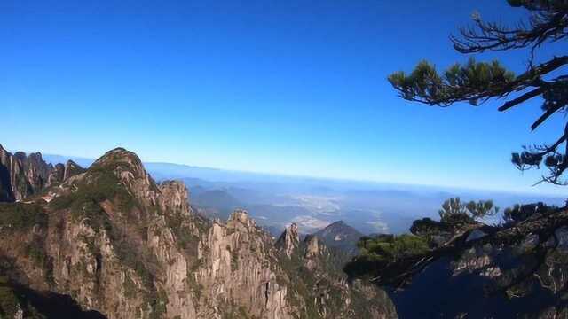 安徽黄山游,遇到晴朗的天气风景如画的风景,真的是令人赏心悦目